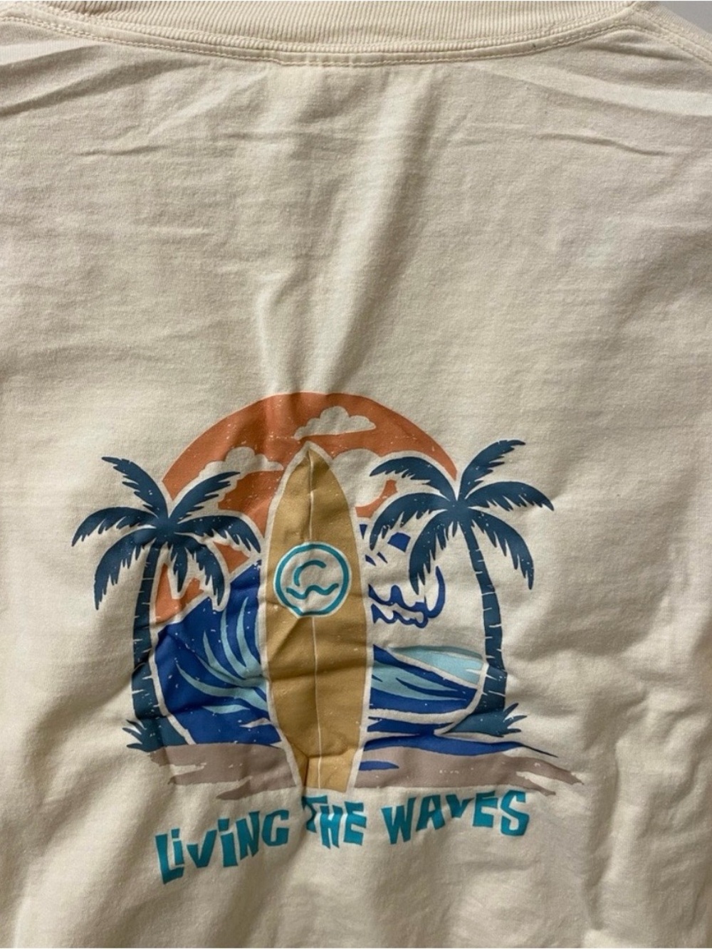Graphic Surfboard Tee Living the Waves size medium Birdwell beach vans rvca